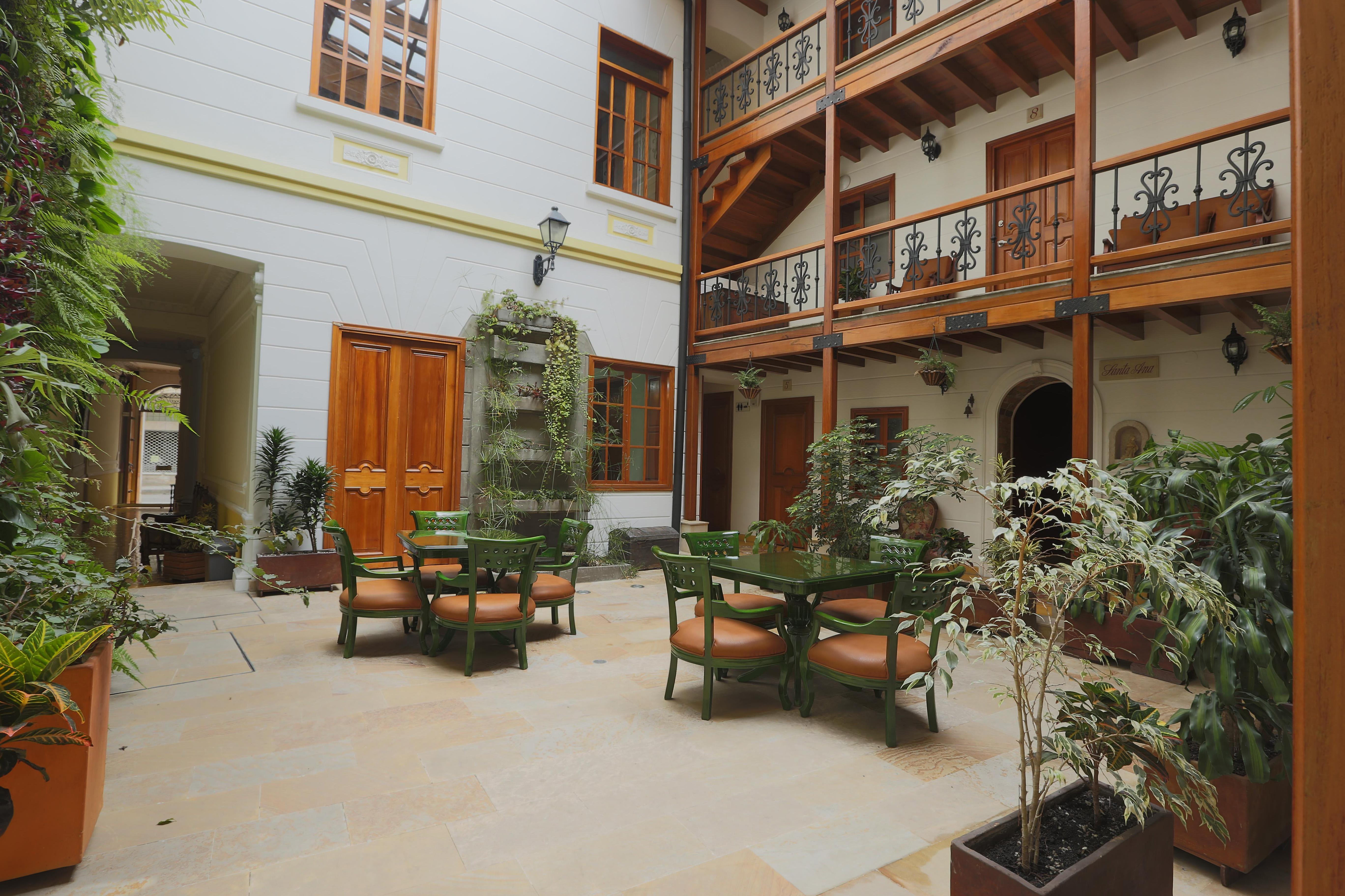 Hotel Santa Lucia Boutique Spa Bogotá Exteriör bild Patio of the hotel
