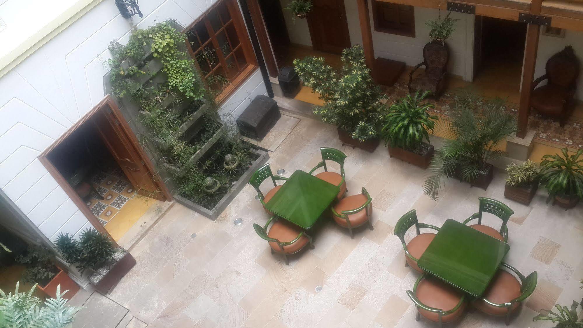 Hotel Santa Lucia Boutique Spa Bogotá Exteriör bild The courtyard of the hotel